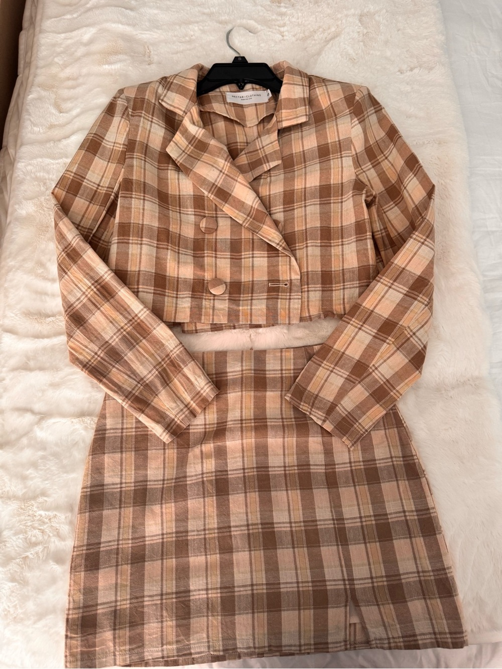 Nectar Clothing Cropped Plaid Blazer - Beige & Brown  plaid set size Small